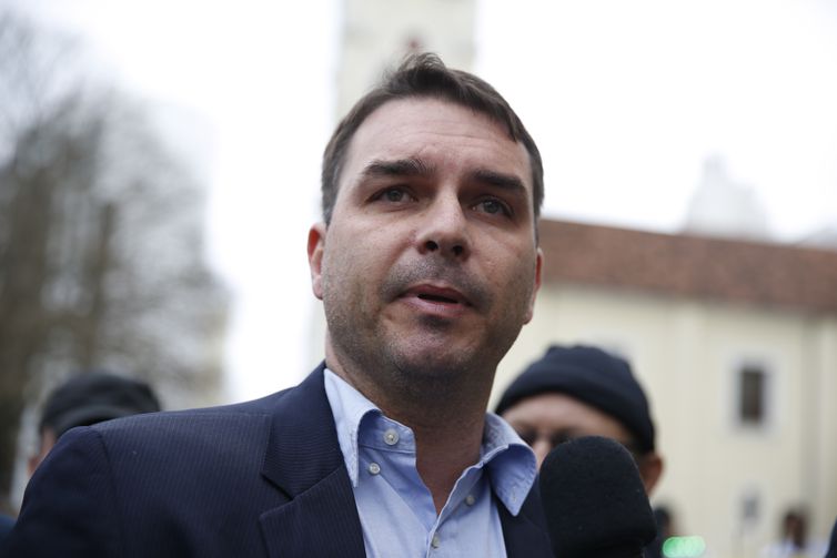 STF: maioria vota por liberar dados sigilosos e ação sobre Flávio deve continuar