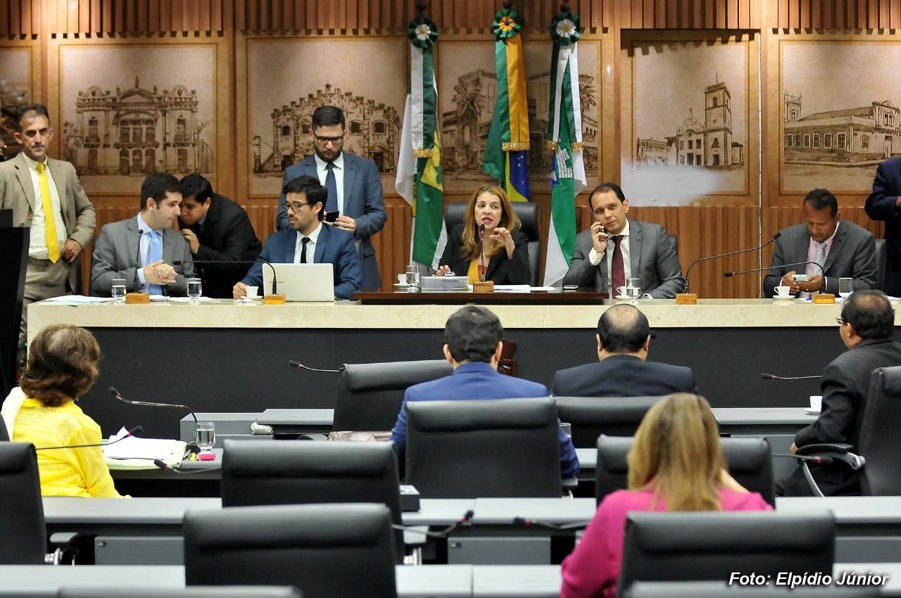 No primeiro dia de votação, Câmara aprova 193 emendas da LOA 2020