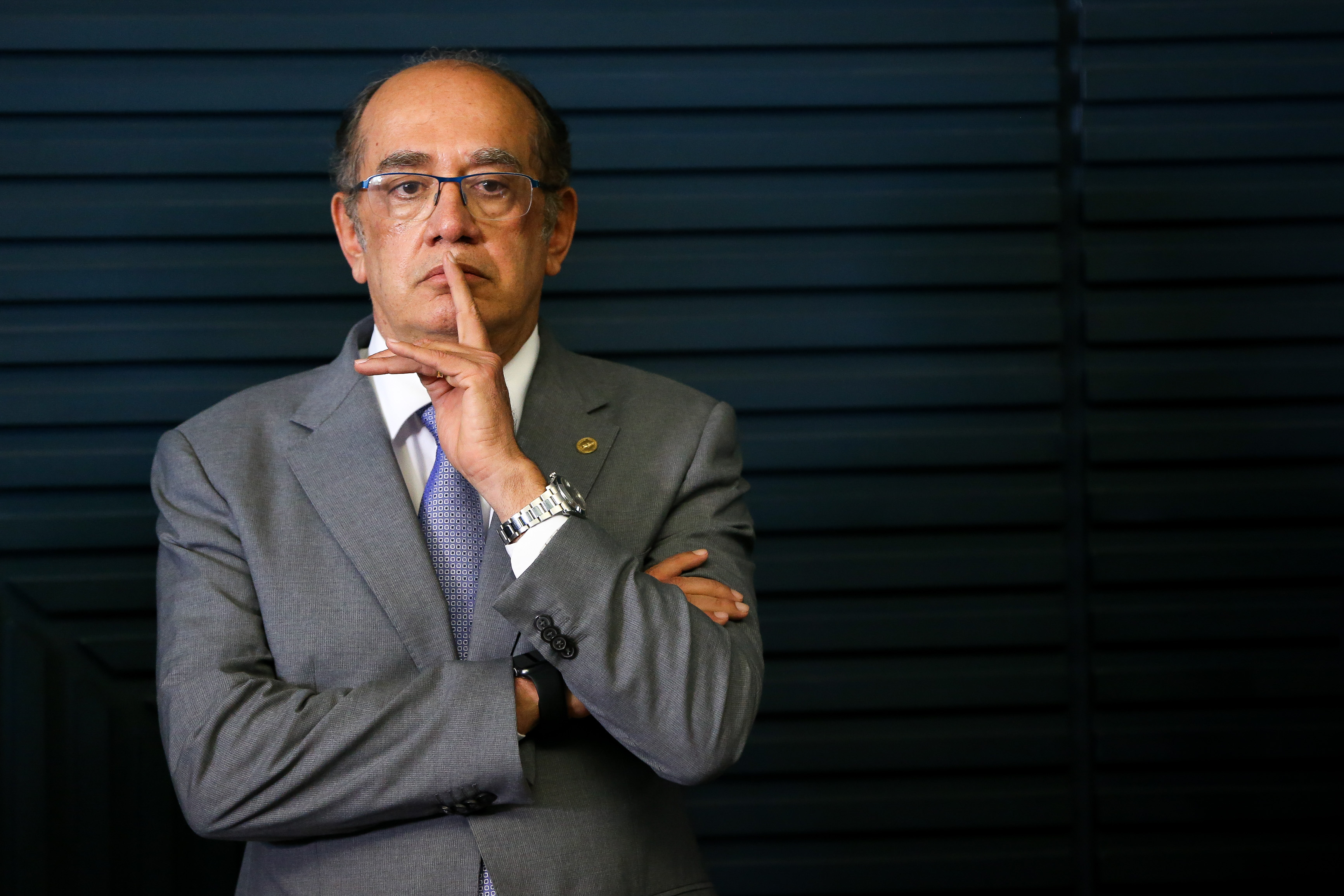 Gilmar Mendes libera investigação sobre Flávio Bolsonaro