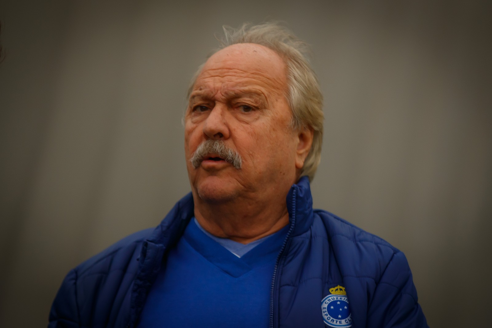 Grupo aborda presidente do Cruzeiro e ameaça jogadores de morte