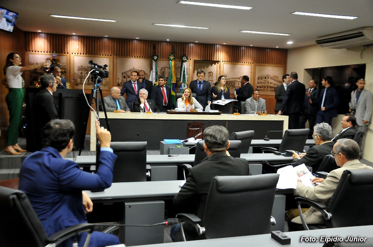 Vereadores aprovam orçamento de Natal para 2020 com 455 emendas e R$ 3,1 bilhões