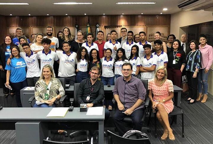 (VÍDEO) Lei obriga destinação de vagas a aprendizes e pessoas com deficiência