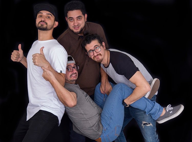 Stand up comedy 4 Amigos é atração no Teatro Riachuelo neste domingo