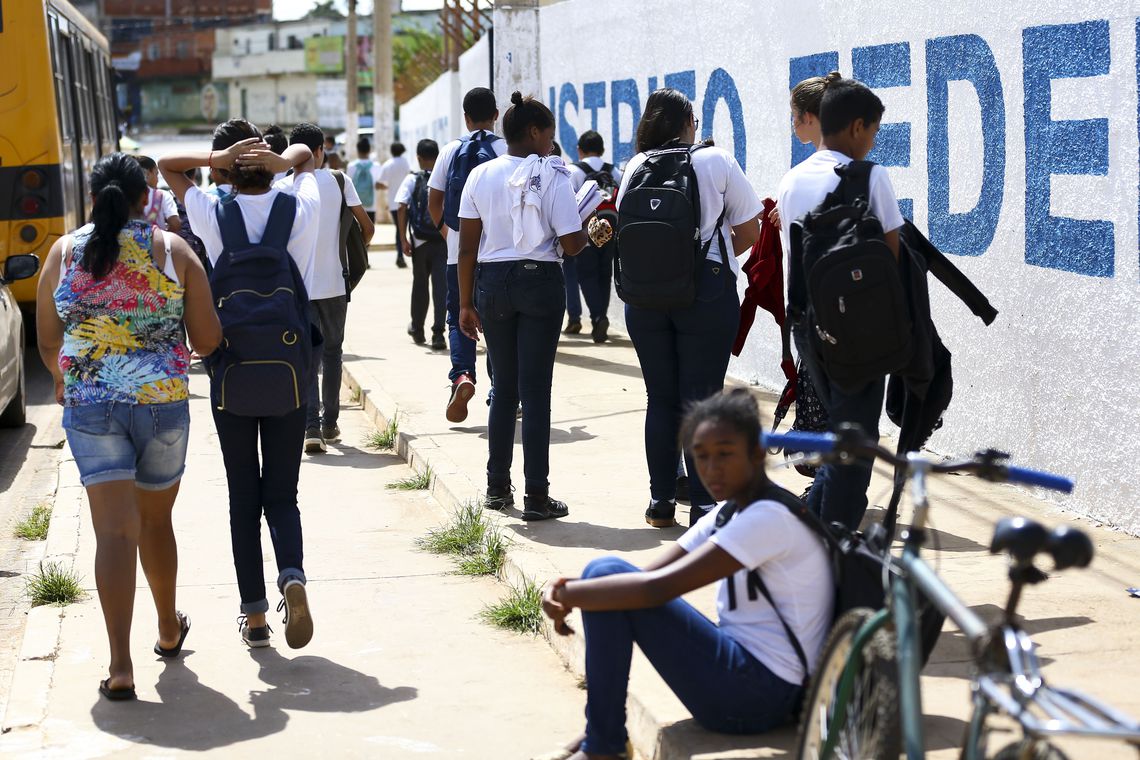 Mais de 20 estados se reúnem para discutir desafios da Educação