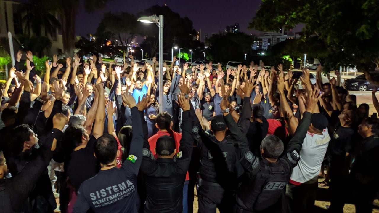 Sem acordo com Governo, policiais penais suspendem visitas em prisões