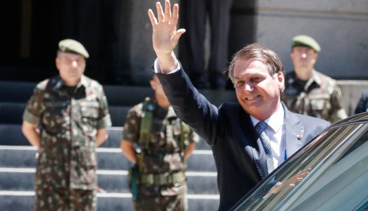Pesquisa VEJA: Bolsonaro bateria Lula e todos os oponentes se eleição fosse hoje