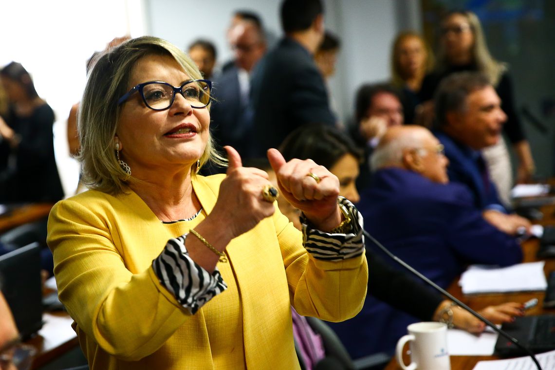 TSE cassa mandato da "Moro de saias"