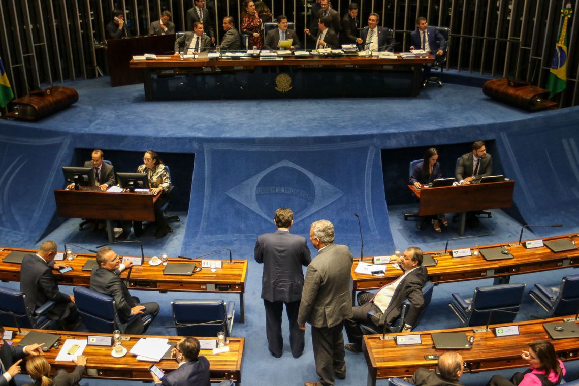 Senado aprova transferência de verbas para prefeitos e governadores