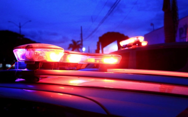 Homem tenta salvar esposa de suicídio e é morto por ela a facada na Grande Natal