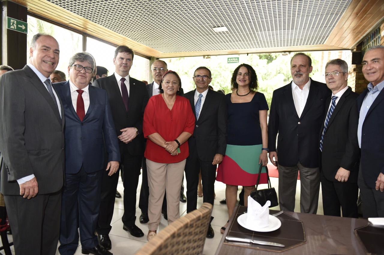 Fátima pede a ministro de Bolsonaro celeridade para plano de ajuda a Estados