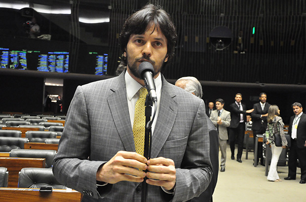 Fábio Faria ironiza governadora e Mineiro e chama Fátima de “fake”