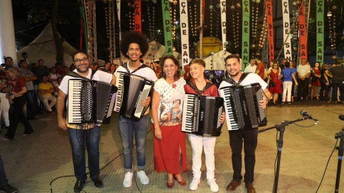 Prefeita de Mossoró participa de encerramentos dos festejos de Santa Luzia