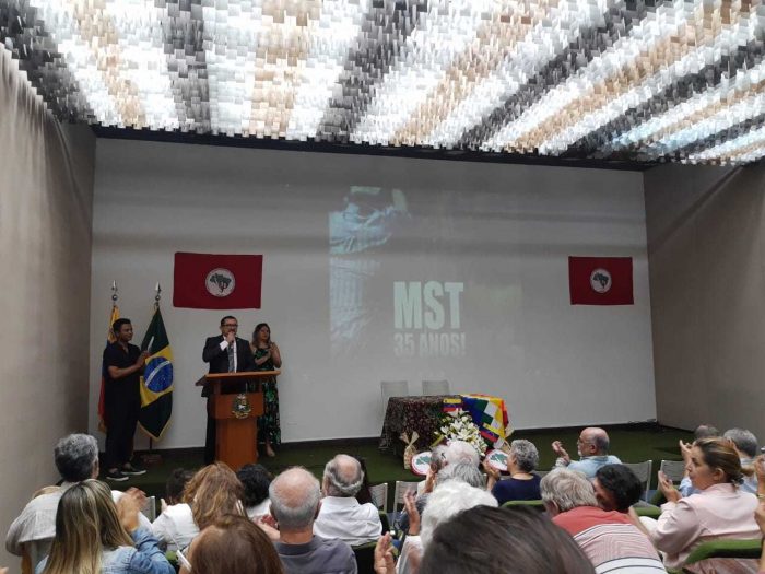 MST promove evento oficial na embaixada da Venezuela em Brasília