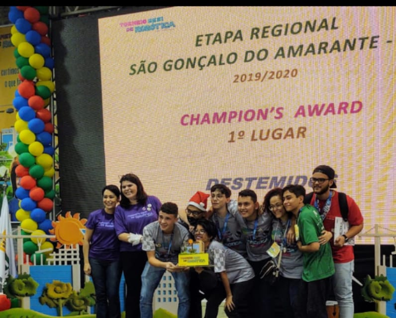 Potiguares comemoram classificação para etapa do Torneio SESI de Robótica