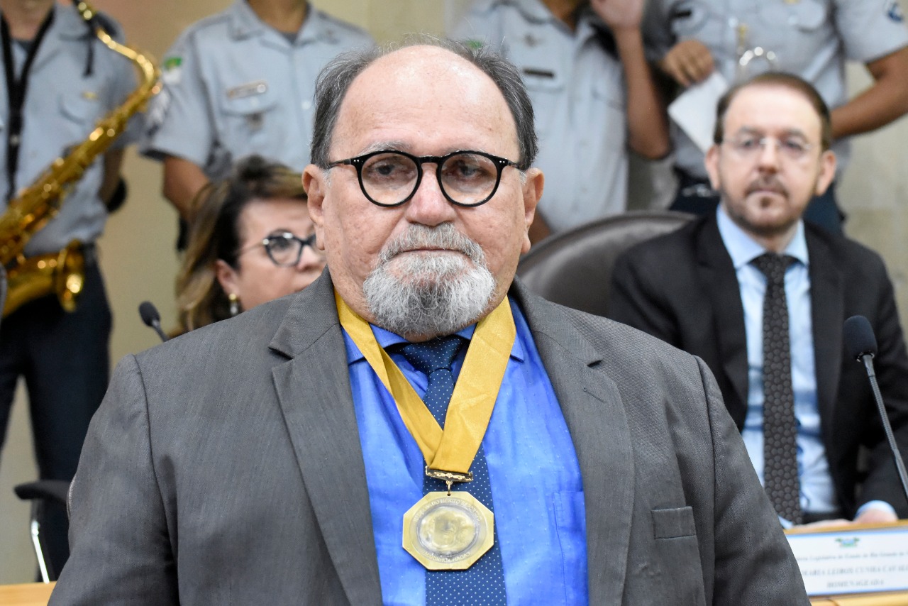 Presidente da federação de futebol do RN recebe homenagem na ALRN