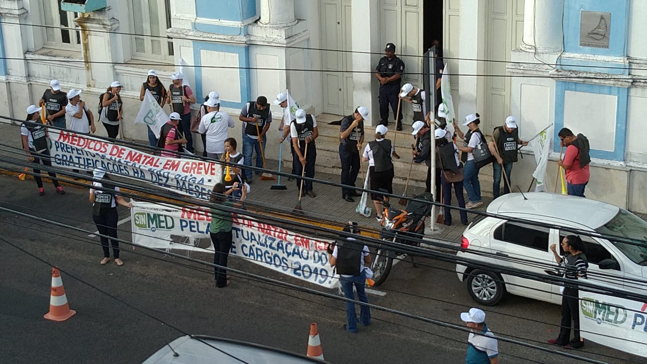 Após mal-entendido entre médicos e Prefeitura, SMS diz confiar no fim da greve