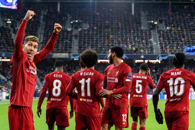 Liverpool vence nos acréscimos com gol de Firmino e pega o Flamengo na final
