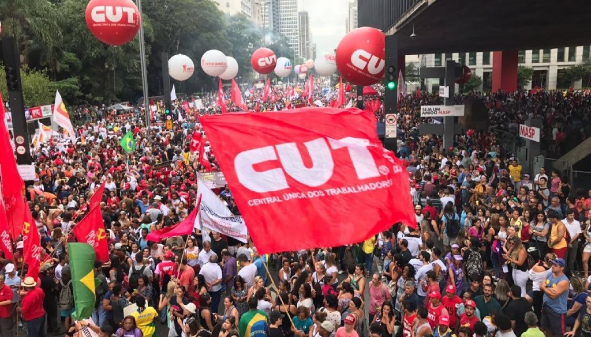Após reforma trabalhista, sindicatos perdem mais de 1,5 milhão de associados