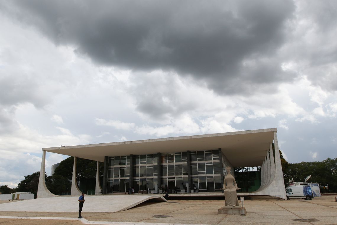 Maioria do STF vota para suspender MP que extinguiu DPVAT