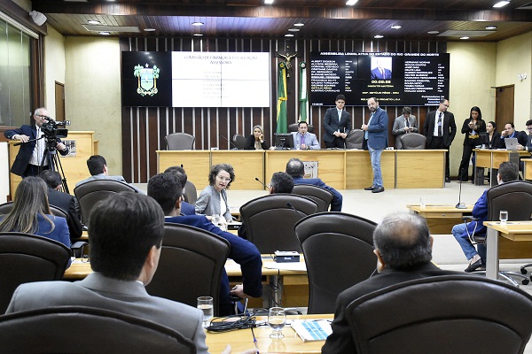Orçamento do Governo para 2020 terá quase meio bilhão de déficit