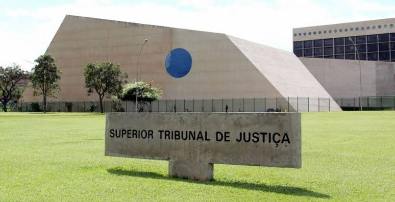 STJ suspende pagamento de advogados com recursos do Fundef