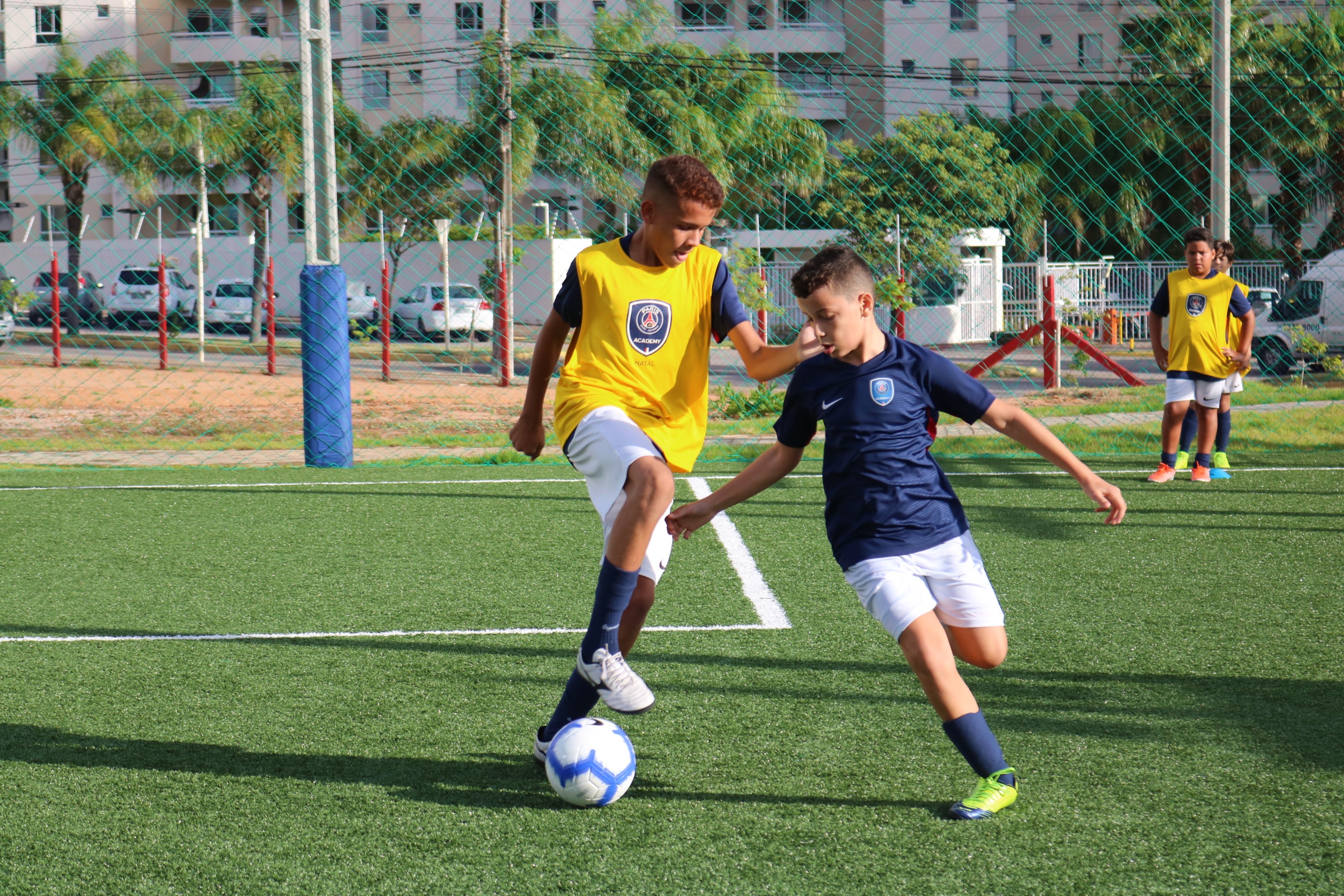 Crianças e jovens da rede municipal participam de ação na PSG Academy Natal