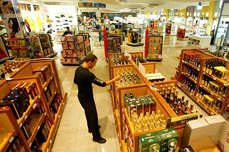 Limite de compras em free shops sobe para US$ 1 mil