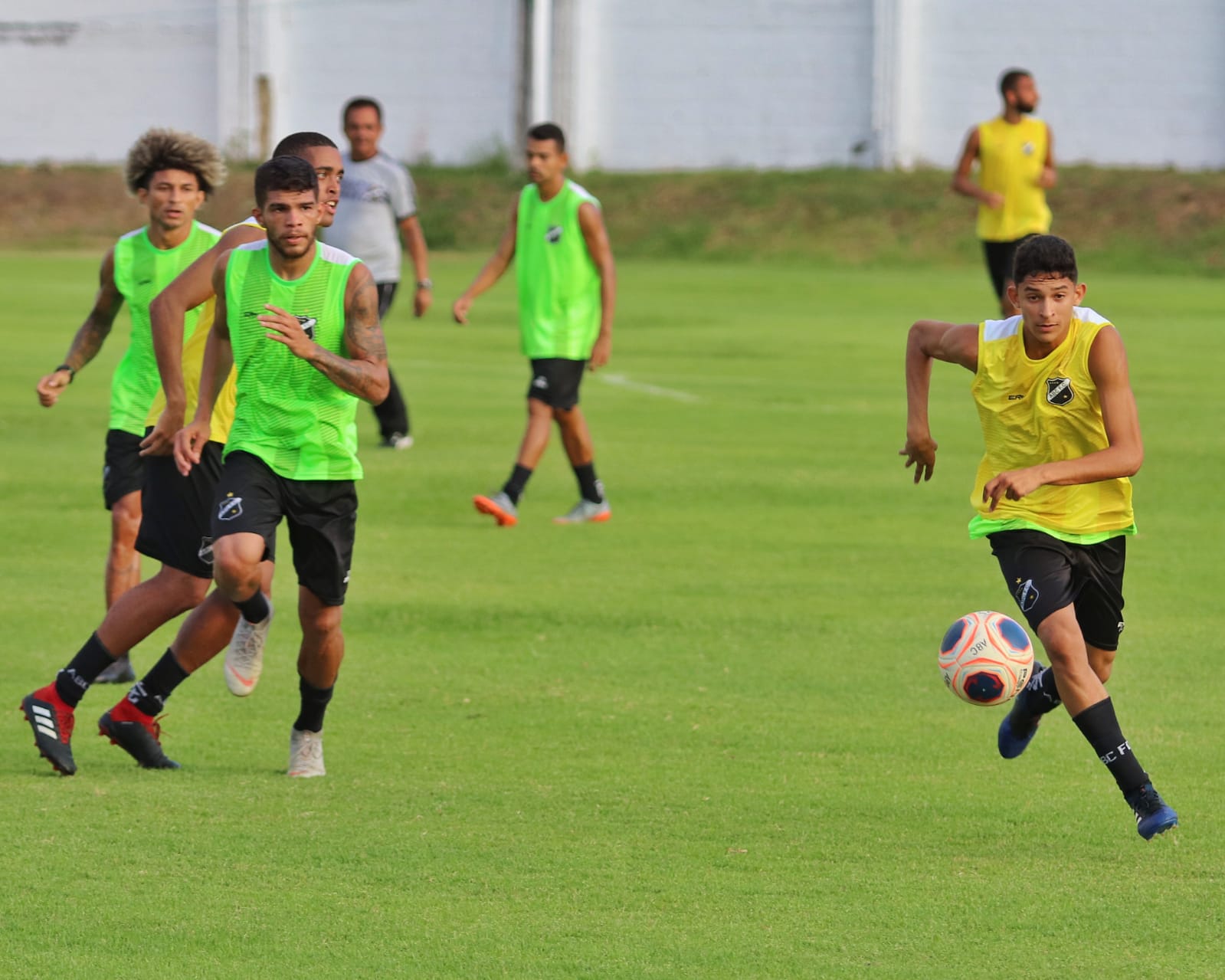 ABC tem 28 jogadores regulares para estrear no estadual; confira os nomes