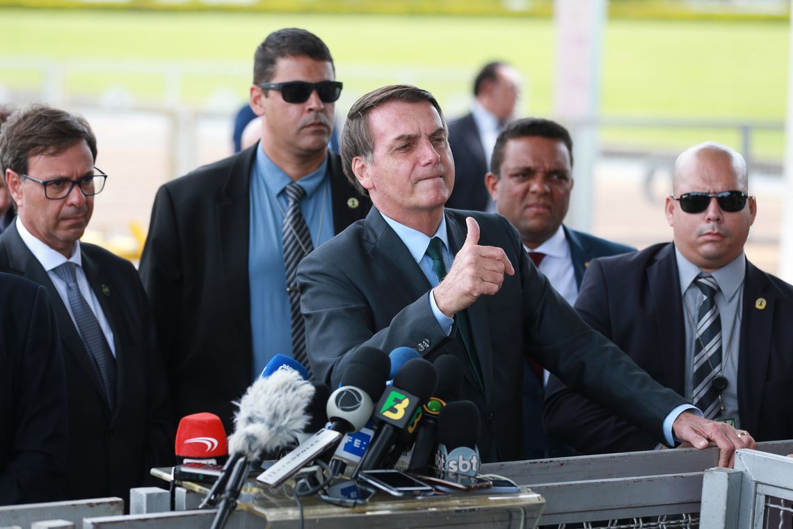 Bolsonaro não cederá a lobby e ameaça demitir quem falar em taxar energia solar