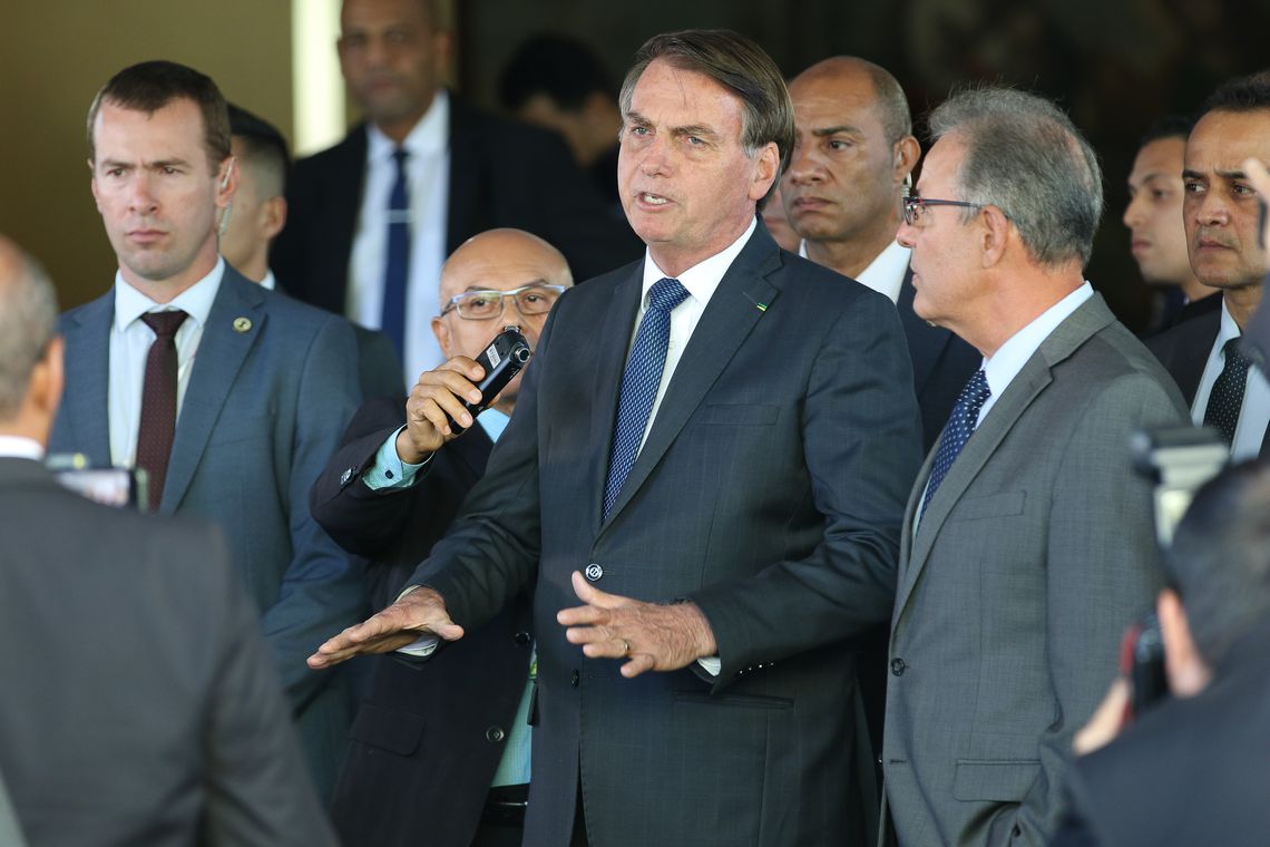 Bolsonaro: Brasil defende a paz no mundo e repudia o terrorismo