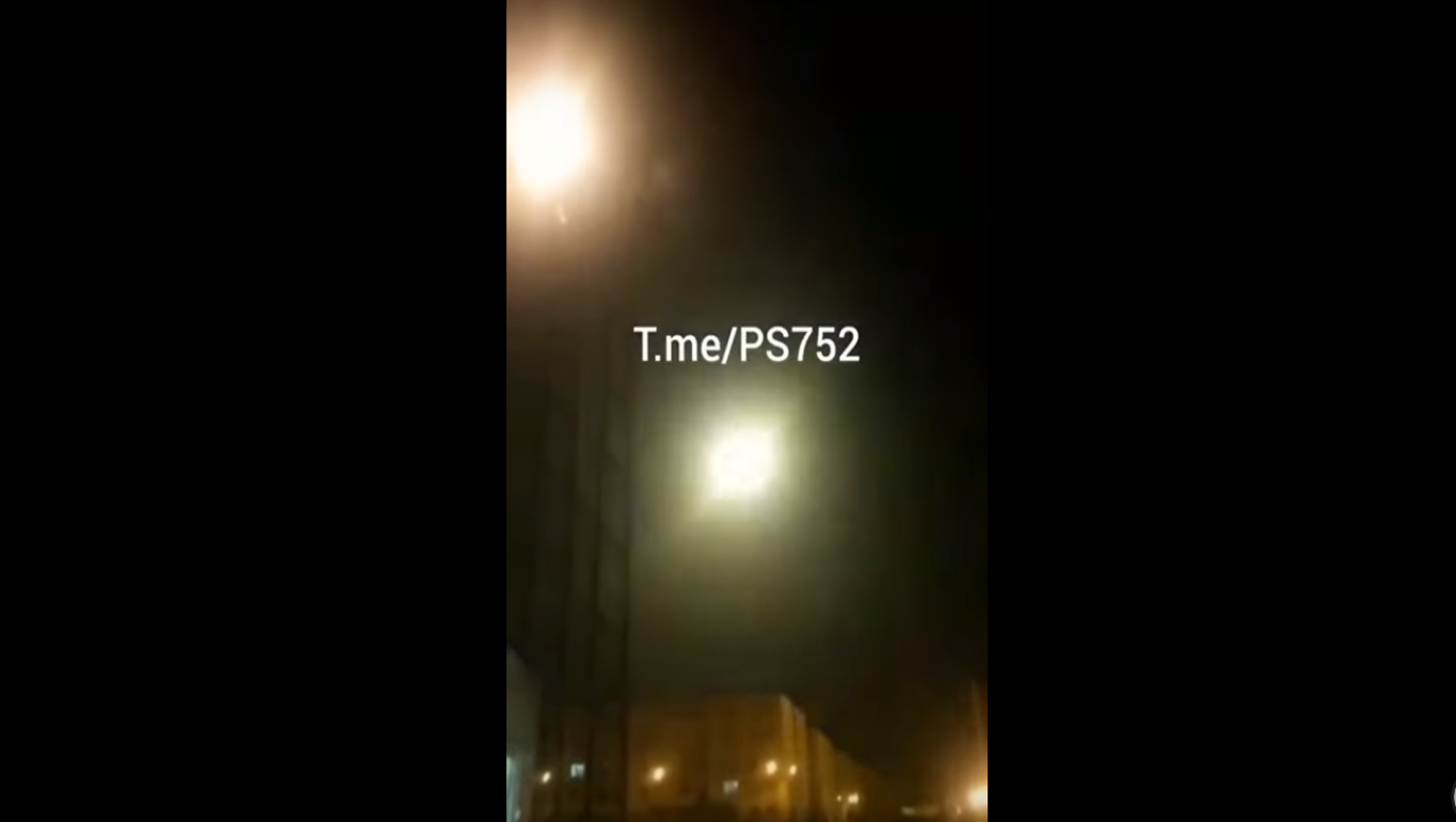 Vídeo mostra momento em que avião ucraniano é atingido por míssil; assista