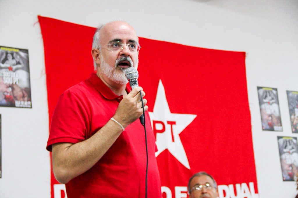 Alexandre Motta: Álvaro gasta muito em festas mas esquece de áreas importantes