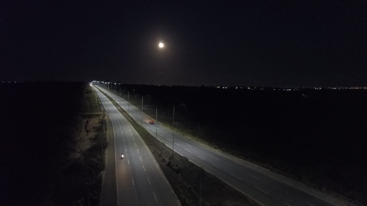 FOTOS: Governo inicia testes da nova iluminação do acesso sul ao aeroporto; veja