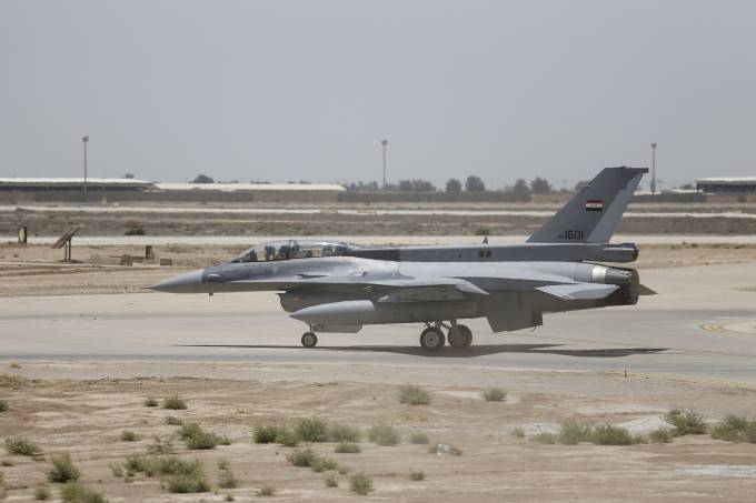 Mísseis atingem base militar norte-americana no Iraque e deixam feridos
