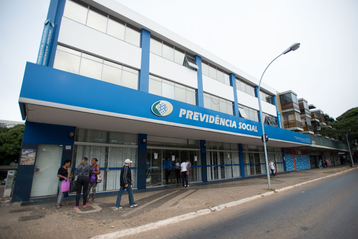 Medidas para reduzir fila do INSS serão anunciadas quarta, diz Rogério Marinho