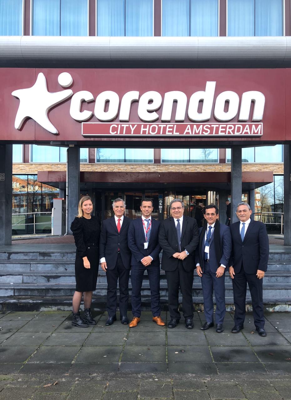 Em Amsterdã, Prefeito Álvaro Dias se reúne com diretor da Corendon        