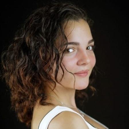 Dubladora de Elsa, do filme Frozen, morre aos 21 anos