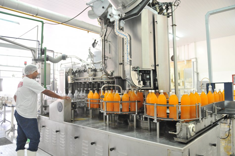 Ociosidade na indústria cai para o menor nível desde agosto de 2018, diz CNI