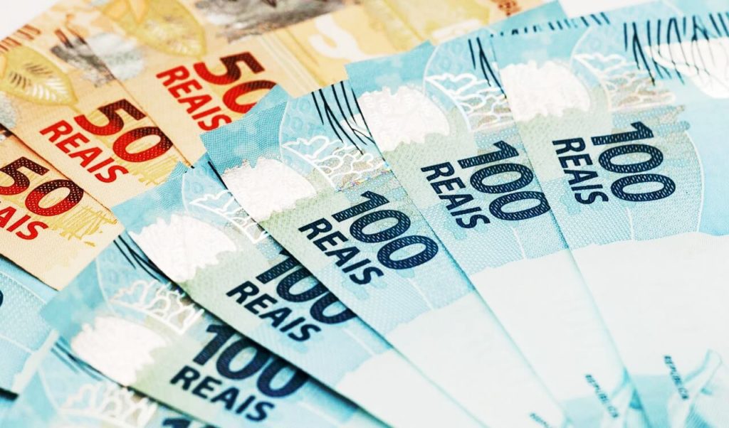Governo Fátima só decidirá data do pagamento do 13º de 2020 no segundo semestre