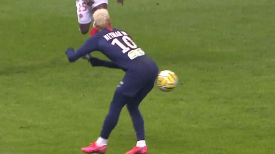 (VÍDEO) Neymar dá passe de bumbum em vitória do PSG e lance agita a web; assista