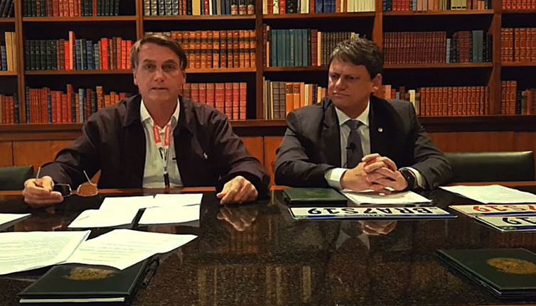 Ninguém melhor do que Regina Duarte para a Cultura, diz Bolsonaro