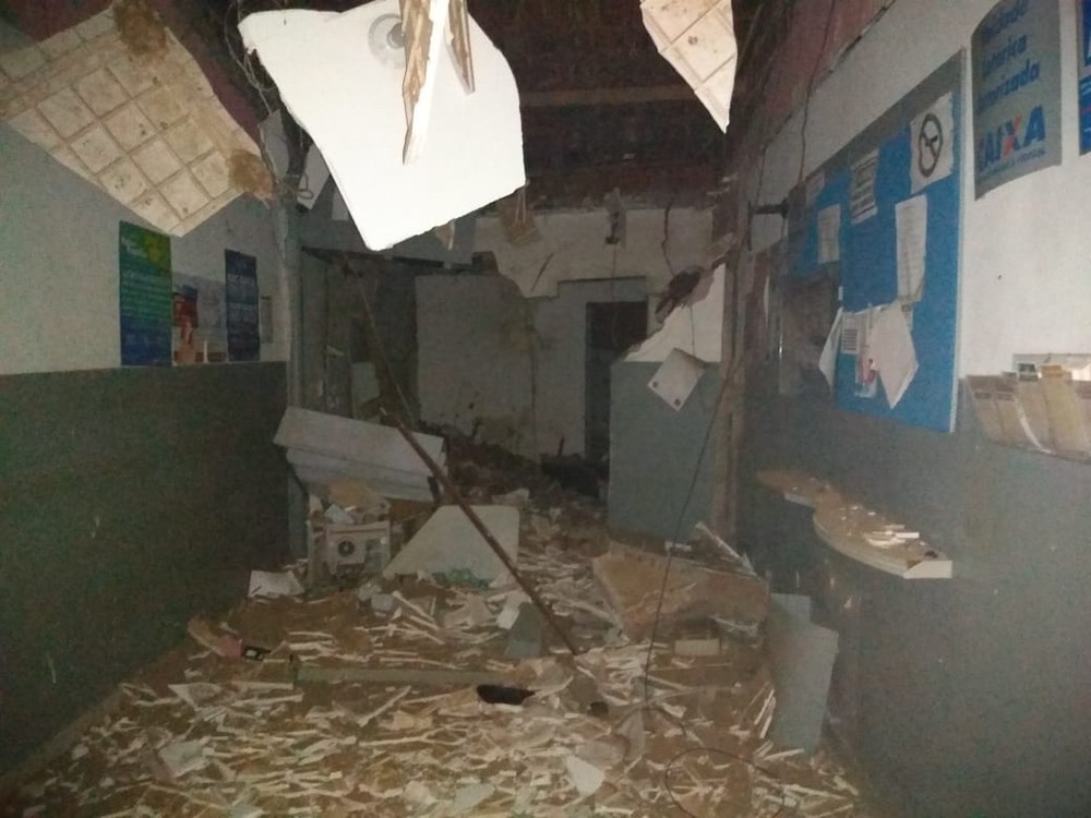 Quadrilha explode Correios e lotérica e foge disparando mais de 100 tiros no RN