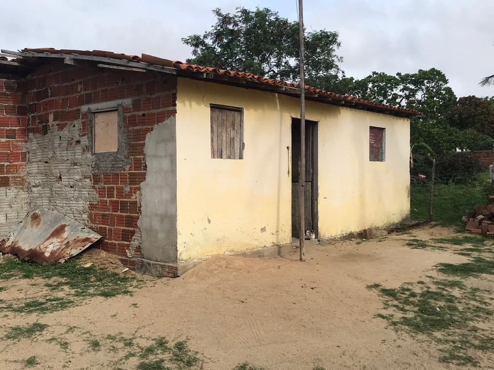 Idoso é encontrado morto com faca cravada no pescoço no interior do RN
