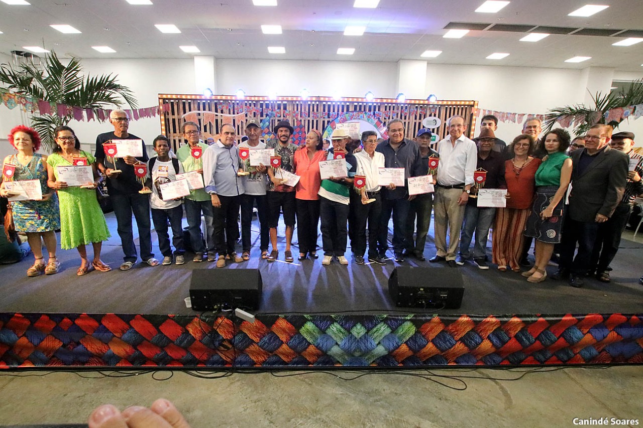 FIART presta homenagem aos Mestres durante abertura oficial