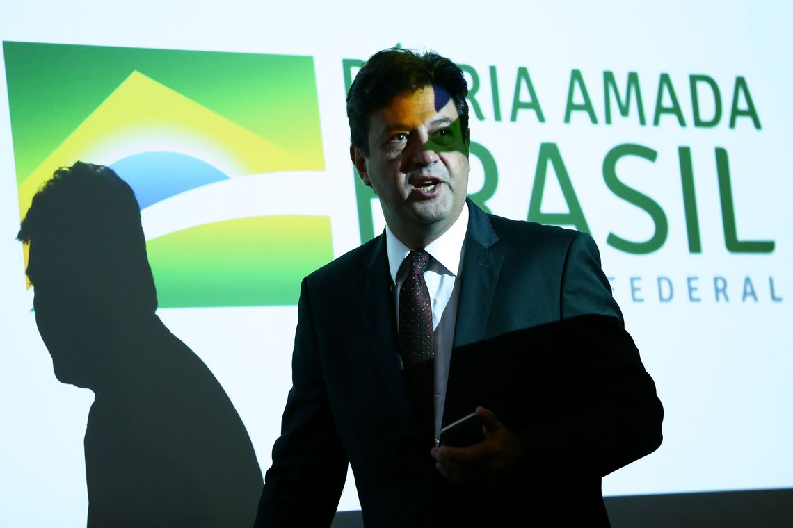 Brasil confirma 1º caso suspeito de coronavírus e fica em “Alerta de Perigo”