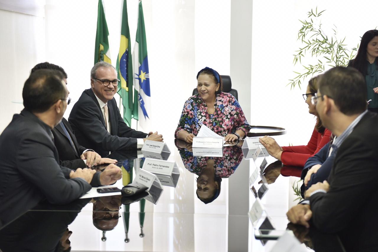 Governo firma cooperação com universidades para controle da gestão pública