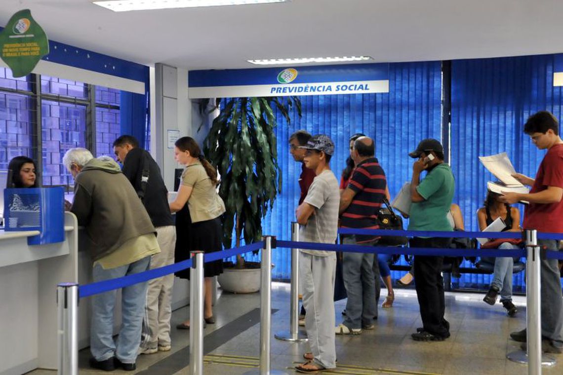 Meta é eliminar fila do INSS até o fim do ano, diz Rogério Marinho