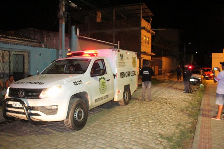 Criminosos invadem culto evangélico e matam mulher com tiro na cabeça em Mossoró