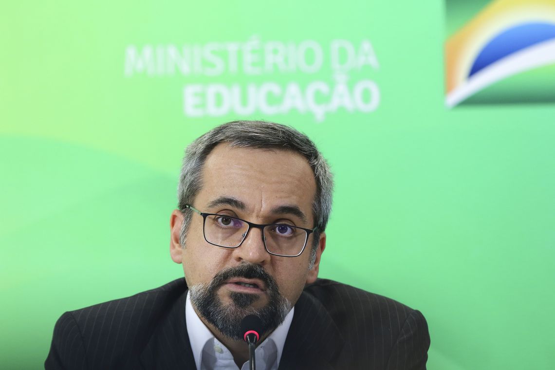 Folha: Funcionários do MEC afirmam que resultado do Enem não é 100% confiável