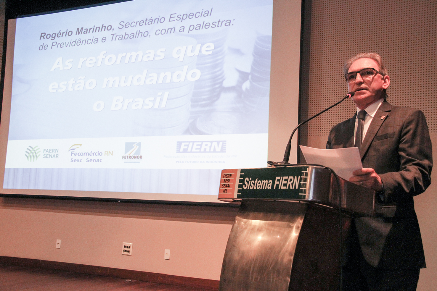 "País precisa caber nos custos que sociedade pode pagar", diz Marcelo Queiroz